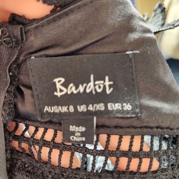 Bardot Kara Lace Halter Knee Length Dress Size 4 XS lace black lbd - Picture 12 of 12